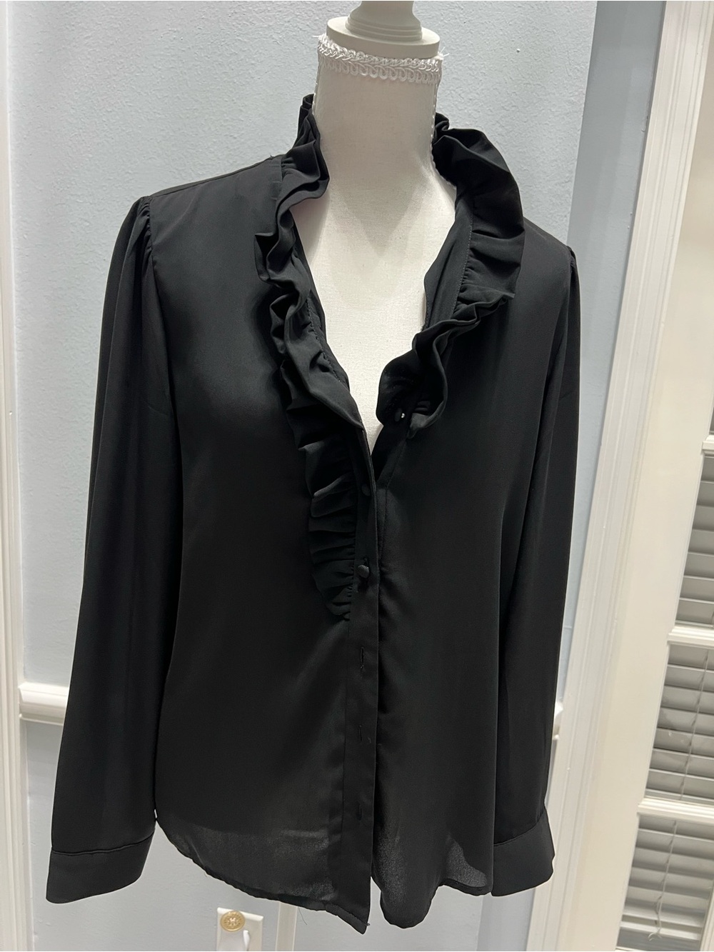 Gilly & Rose Black Ruffle Blouse – Size M
